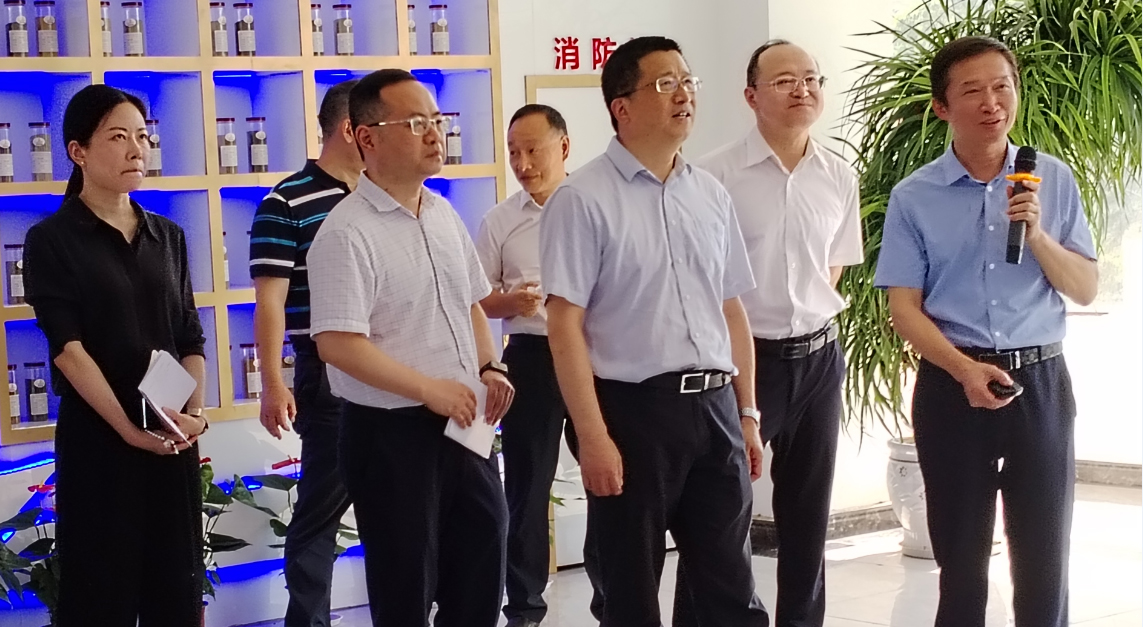 四川證監(jiān)局黨委書(shū)記、局長(zhǎng)唐理斌一行來(lái)公司調(diào)研